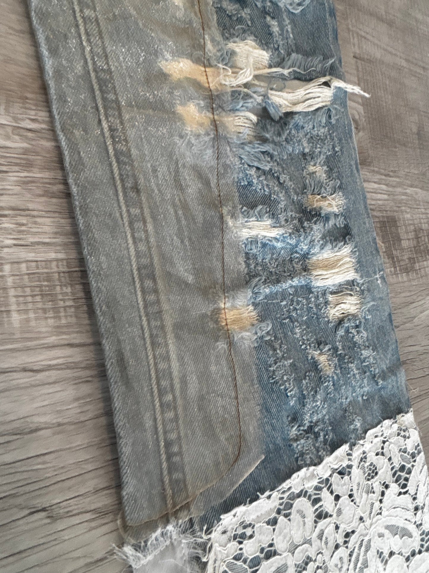 WHO DECIDES WAR Ev bravado denim