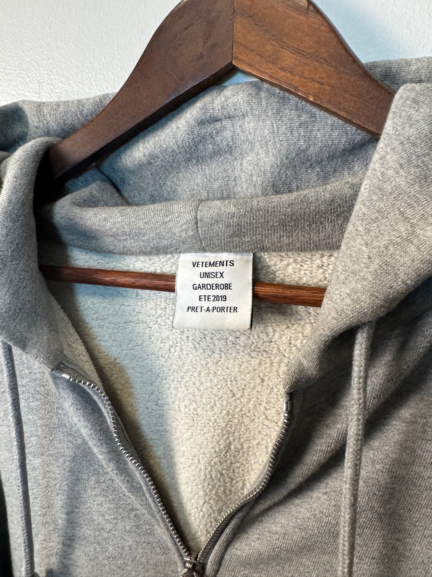 Vetements logo zip with chrome zipper
