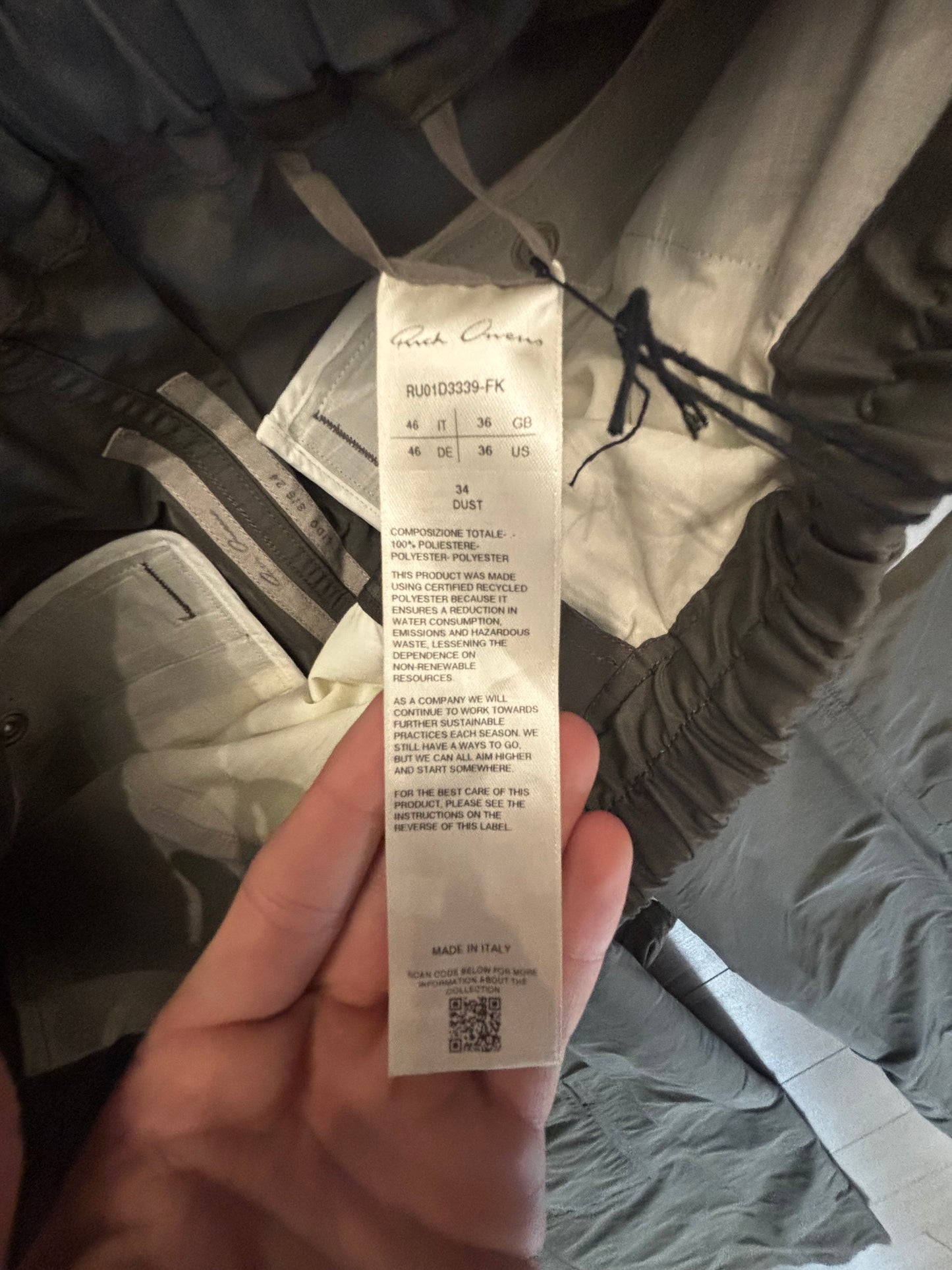 Rick Owen’s SS24 mainline Lido dust cargo belas