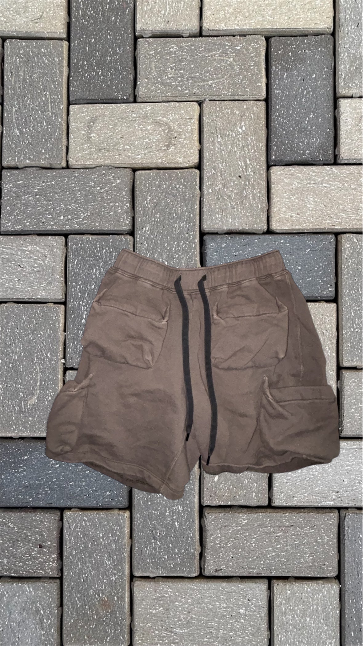 Number nine cargo pocket shorts