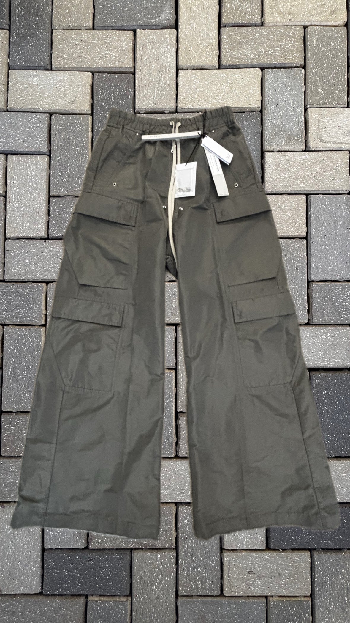Rick Owen’s SS24 mainline Lido dust cargo belas